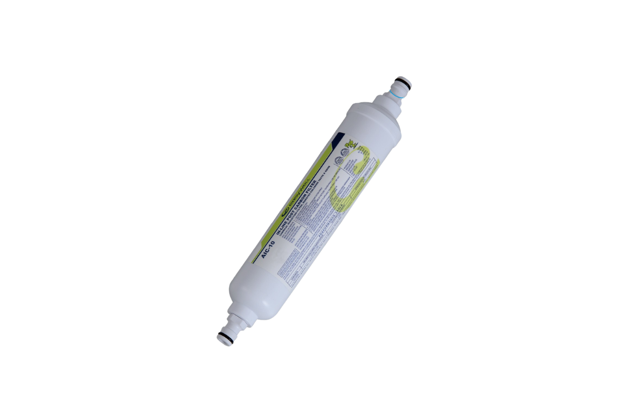 In-line post carbon water filter for water bladders
