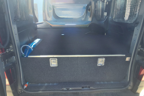 DW35DSB – 35L Cargo Storage Drawer System Drinking Water Bladder