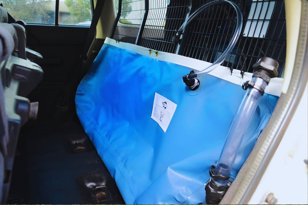 DW60H – 60L Hanging Drinking Water Bladder