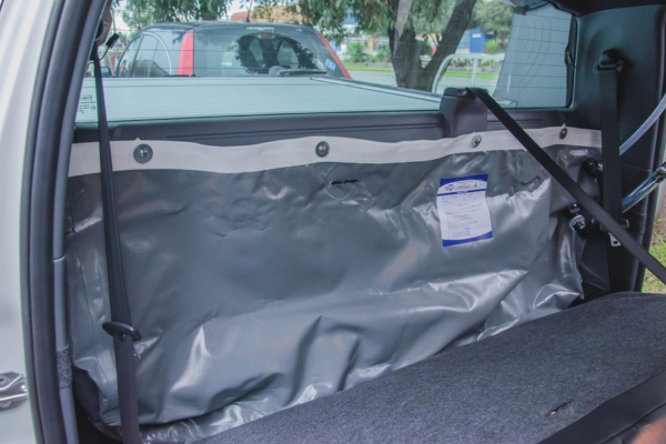 DW70FRH – 70L Hanging Drinking Water Bladder for Ford Ranger (2015–2022)