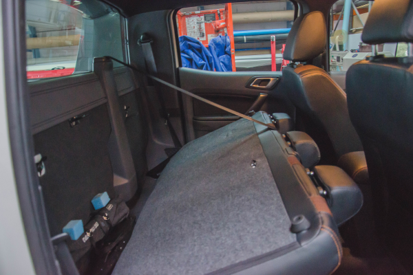 DW70FRH – 70L Hanging Drinking Water Bladder for Ford Ranger (2015–2022)