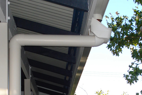Leaf Eater Advanced – Compact Rain Head with VH Pivot Outlet