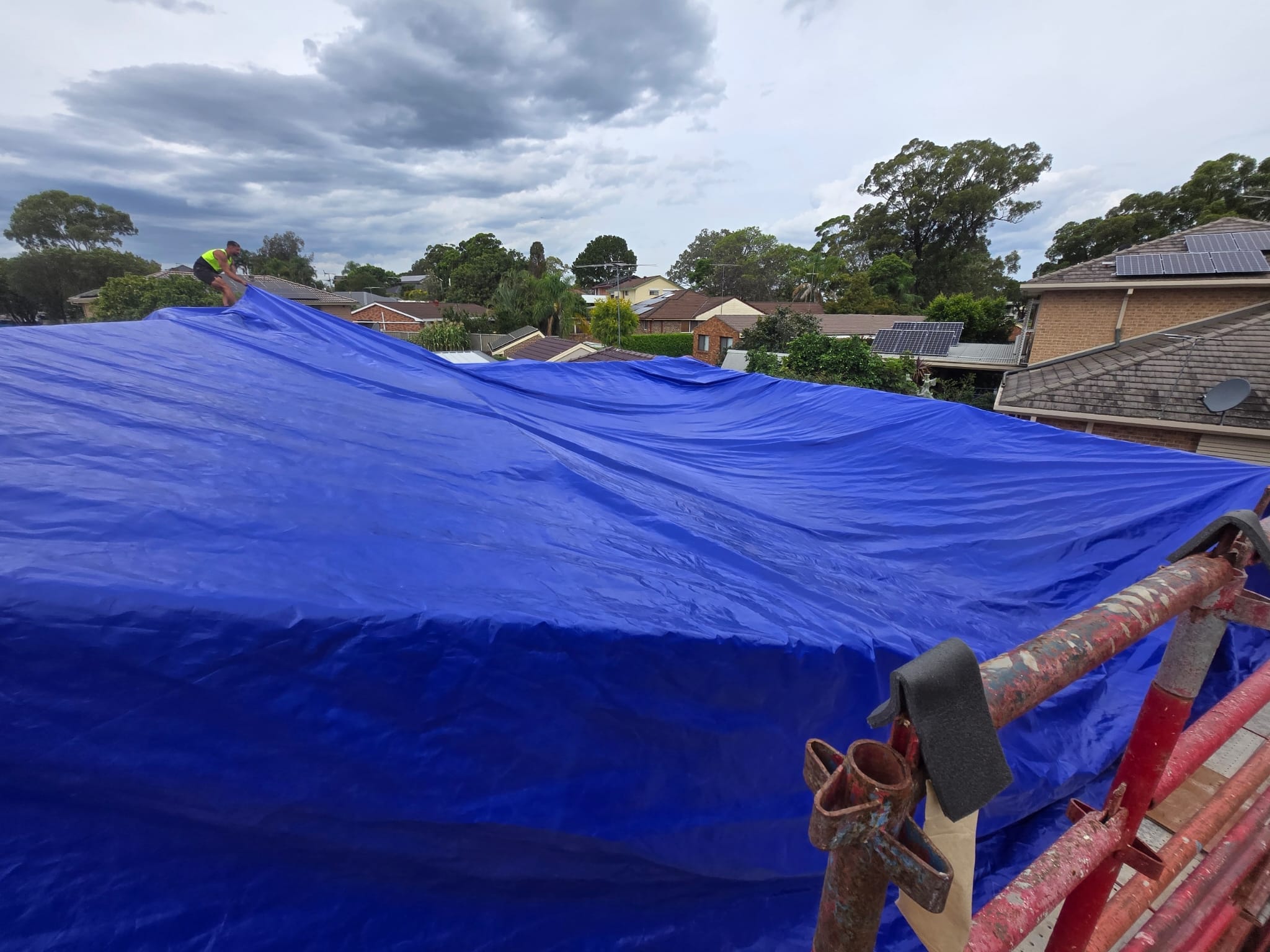 Extra Heavy-Duty Tarp (320GSM) – Waterproof, UV-Stable & Tear-Resistant