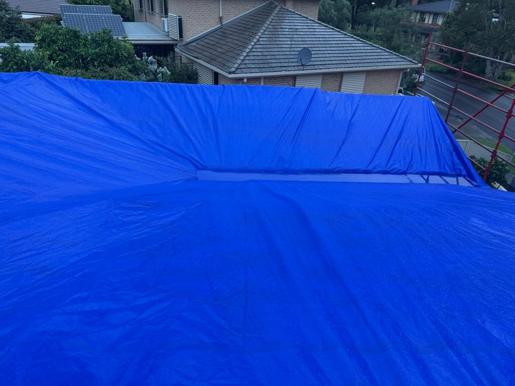 Extra Heavy-Duty Tarp (320GSM) – Waterproof, UV-Stable & Tear-Resistant