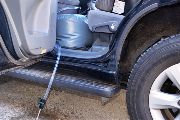 DW105BC - 105L 4WD Box Drinking Water Bladder with Centre Console Cut-Out